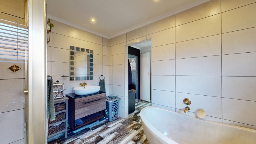 3 Bedroom Property for Sale in Sunward Park Gauteng