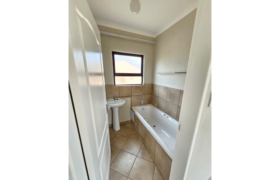 2 Bedroom Property for Sale in Buhle Park Gauteng