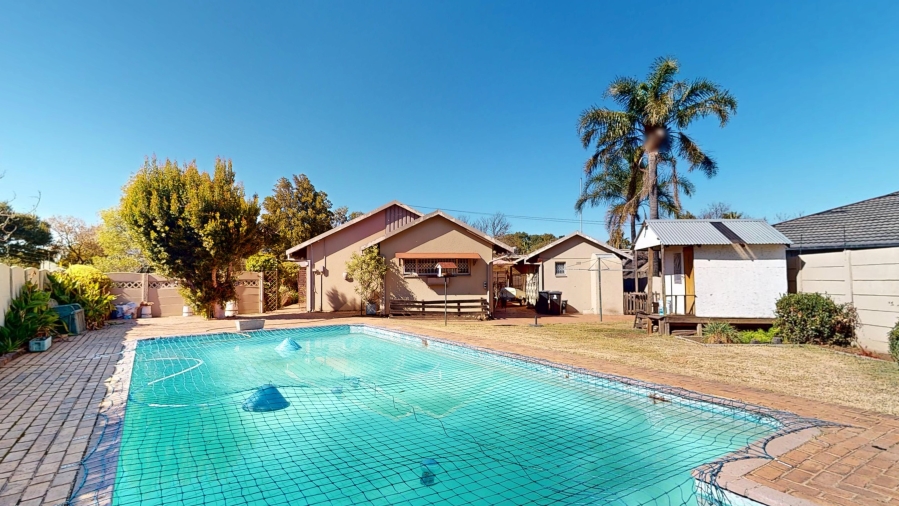 3 Bedroom Property for Sale in Dayanglen Gauteng