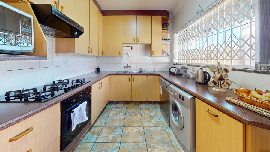 3 Bedroom Property for Sale in Dayanglen Gauteng