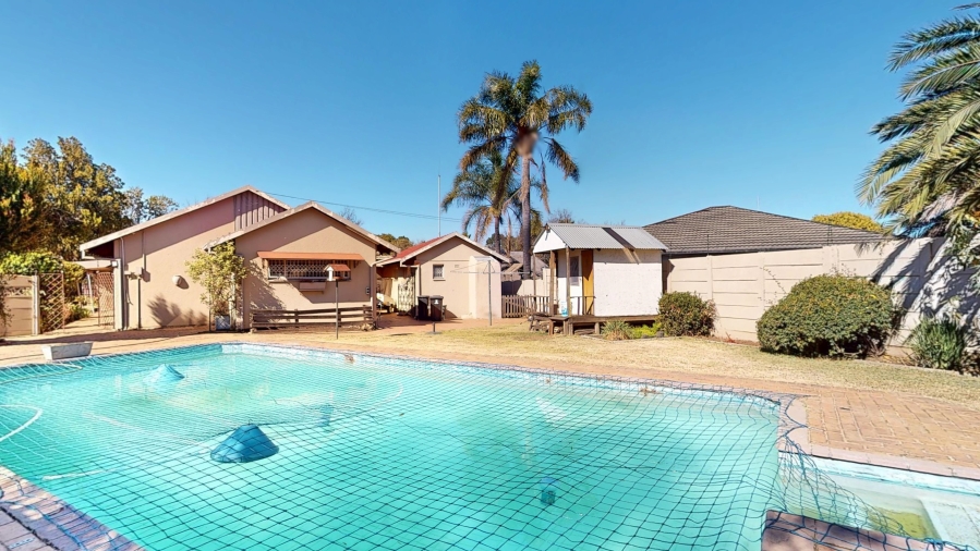 3 Bedroom Property for Sale in Dayanglen Gauteng