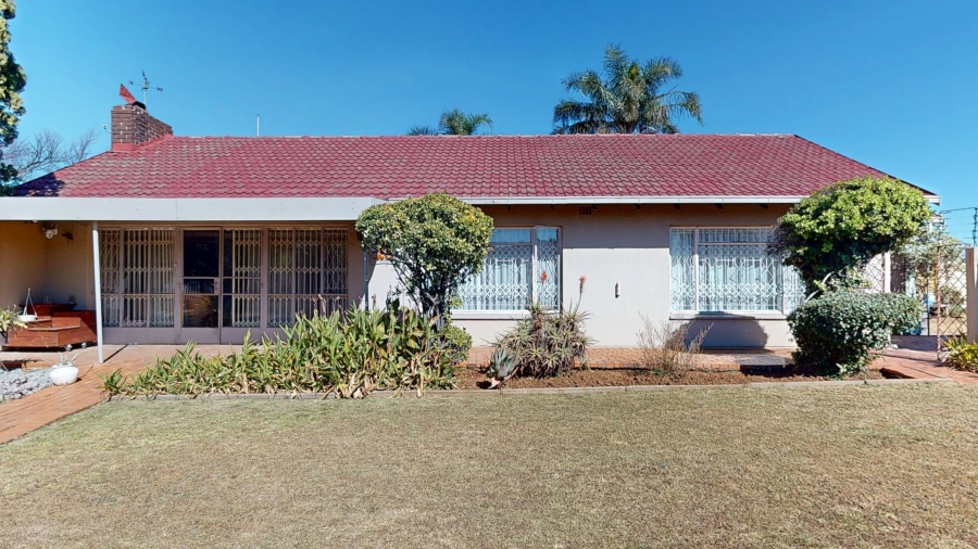 3 Bedroom Property for Sale in Dayanglen Gauteng