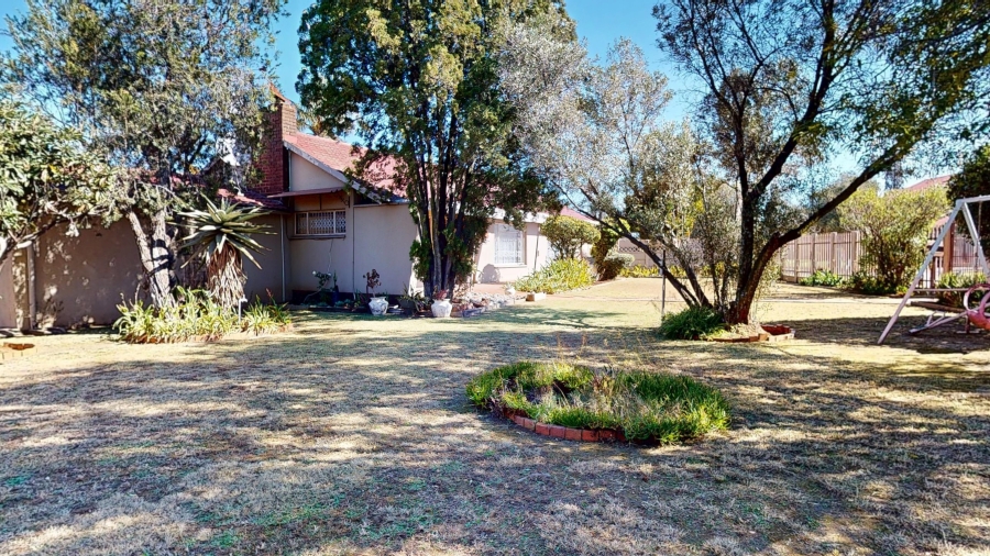 3 Bedroom Property for Sale in Dayanglen Gauteng