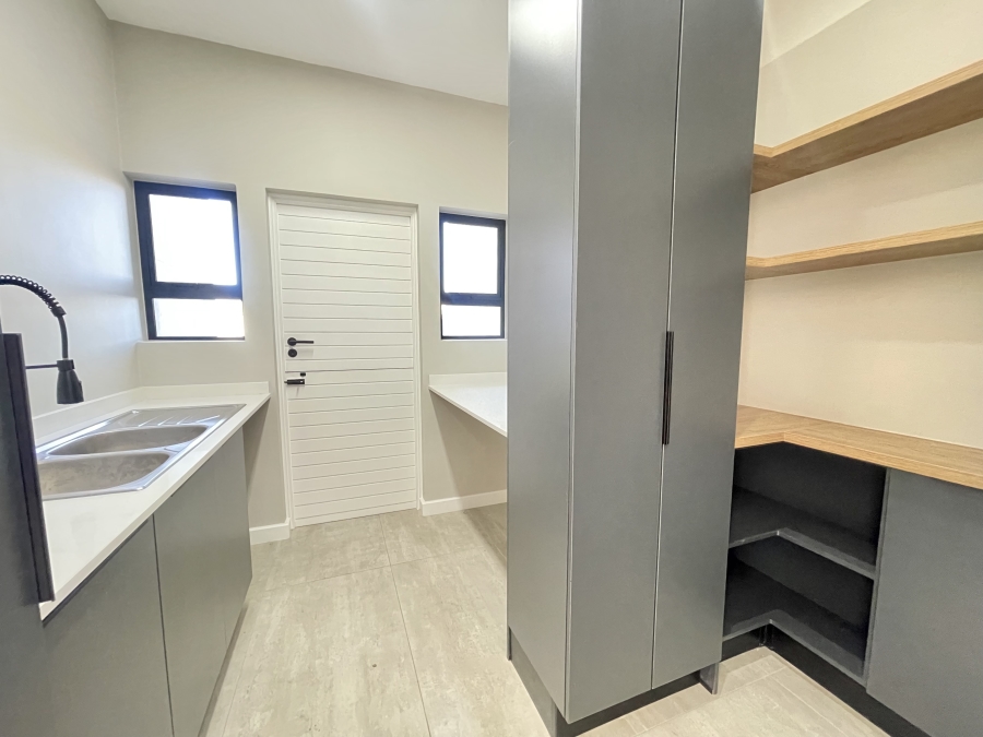 4 Bedroom Property for Sale in Midstream Heights Gauteng