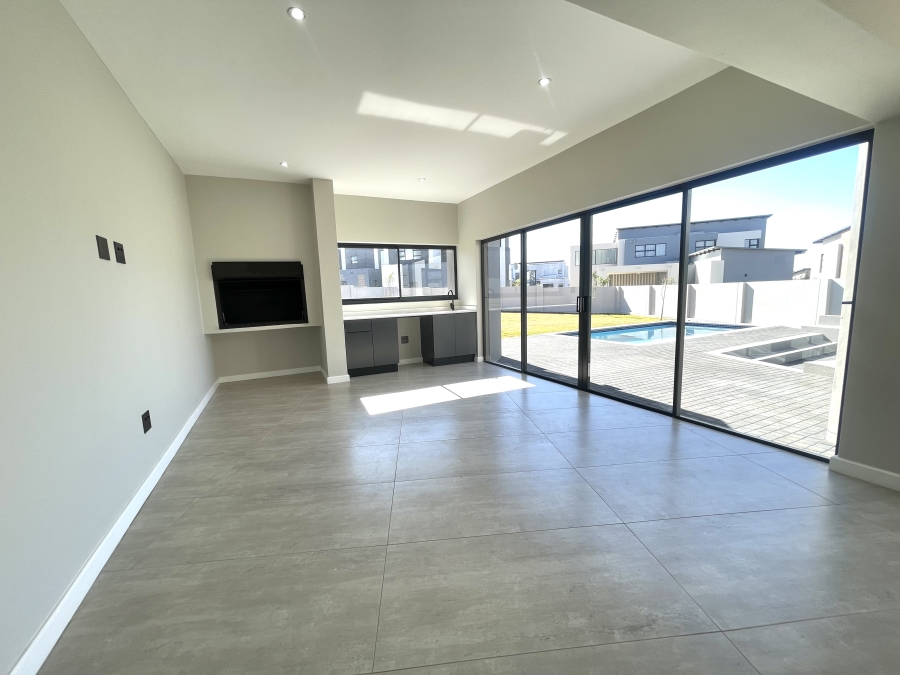 4 Bedroom Property for Sale in Midstream Heights Gauteng
