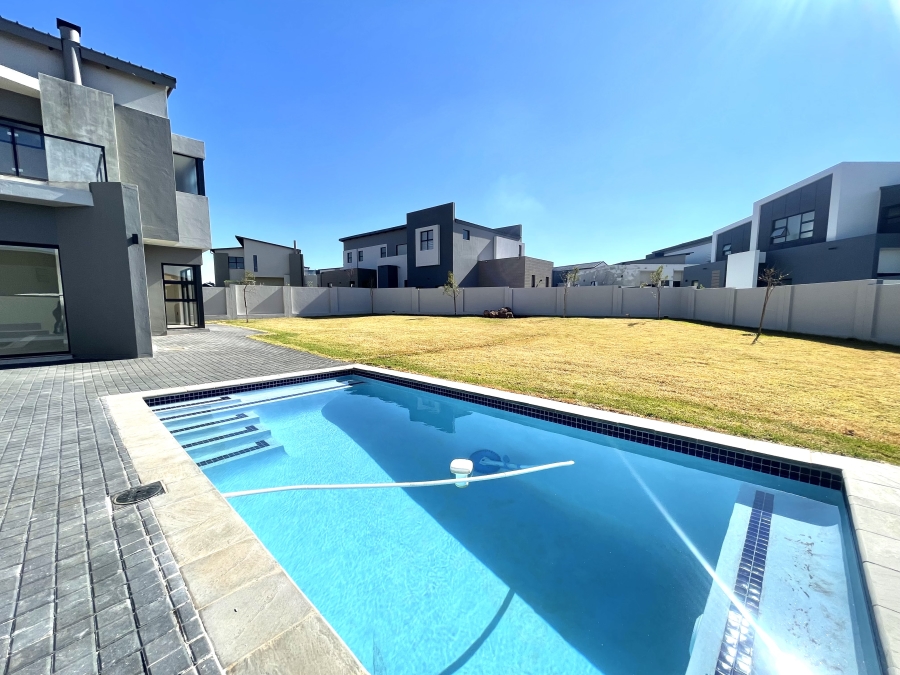 4 Bedroom Property for Sale in Midstream Heights Gauteng