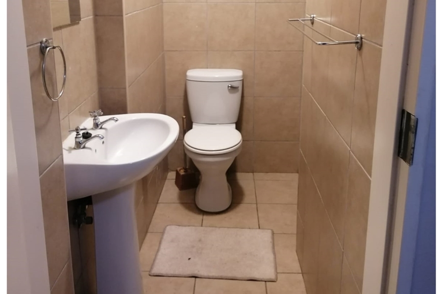 1 Bedroom Property for Sale in Noordwyk Gauteng