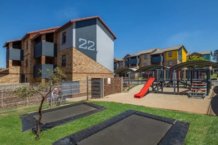 1 Bedroom Property for Sale in Noordwyk Gauteng