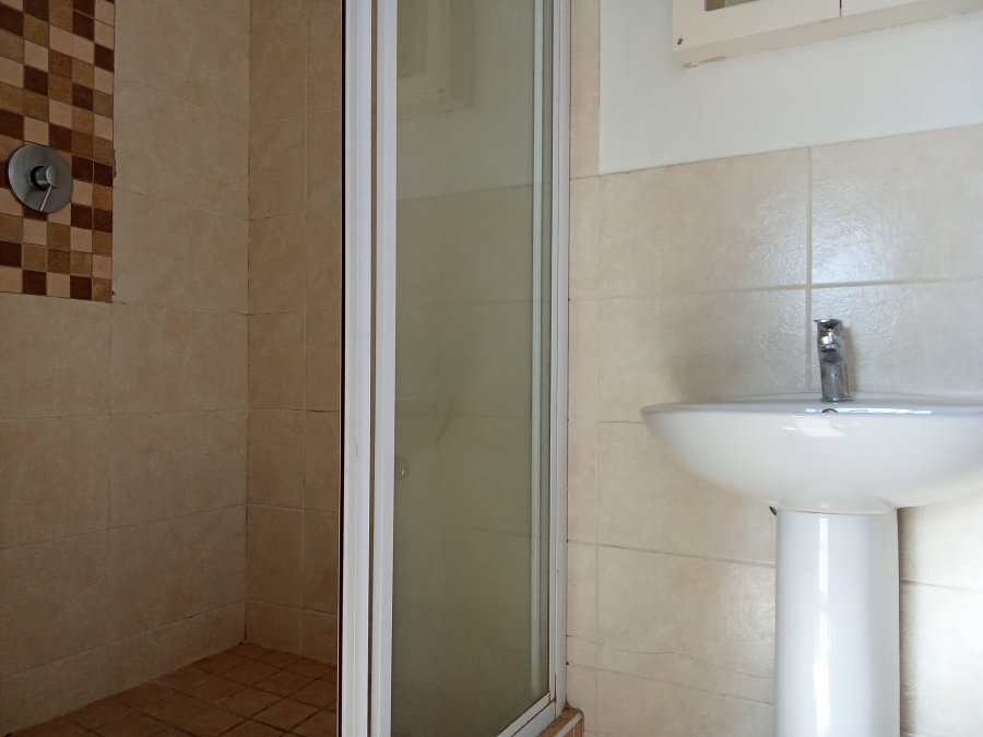 2 Bedroom Property for Sale in Florida Glen Gauteng