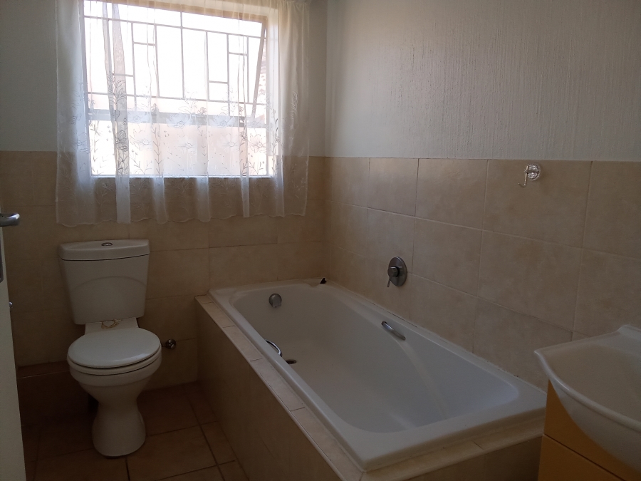 2 Bedroom Property for Sale in Florida Glen Gauteng