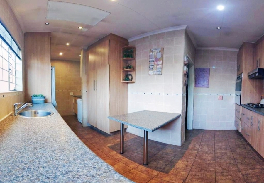 3 Bedroom Property for Sale in Brackenhurst Gauteng