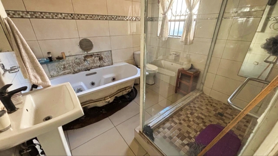 4 Bedroom Property for Sale in Brackenhurst Gauteng