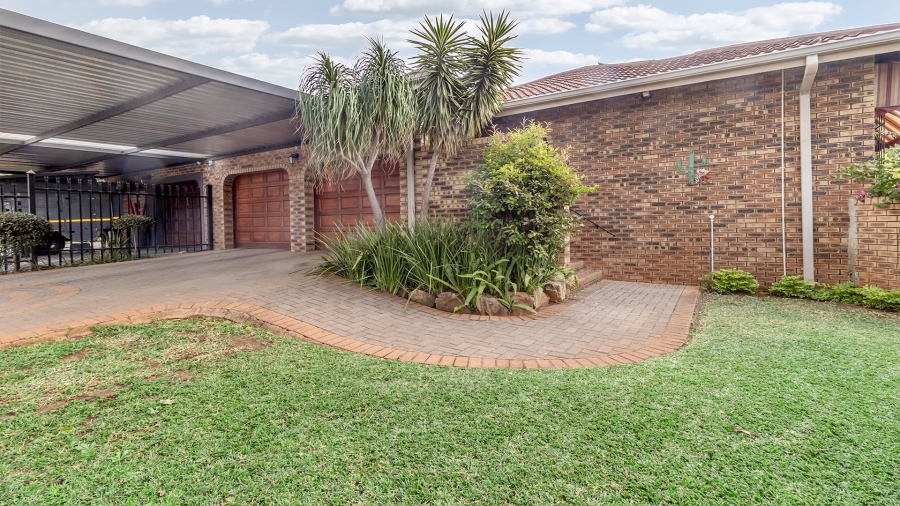 2 Bedroom Property for Sale in Montana Park Gauteng