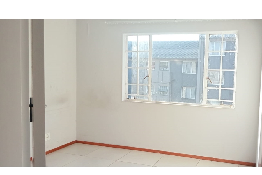 To Let 2 Bedroom Property for Rent in Weltevreden Park Gauteng