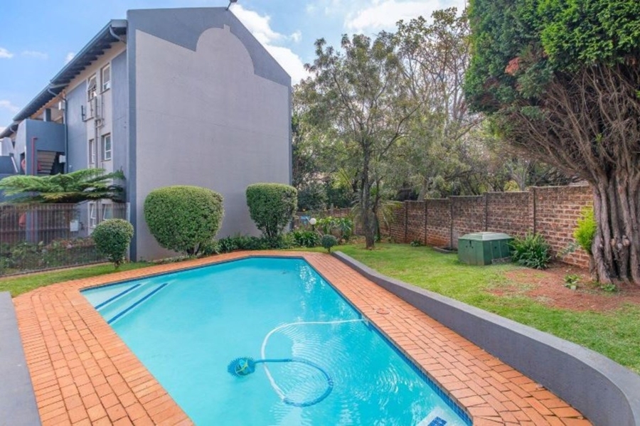 To Let 2 Bedroom Property for Rent in Weltevreden Park Gauteng