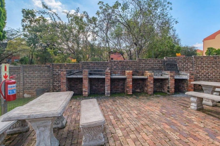 To Let 2 Bedroom Property for Rent in Weltevreden Park Gauteng