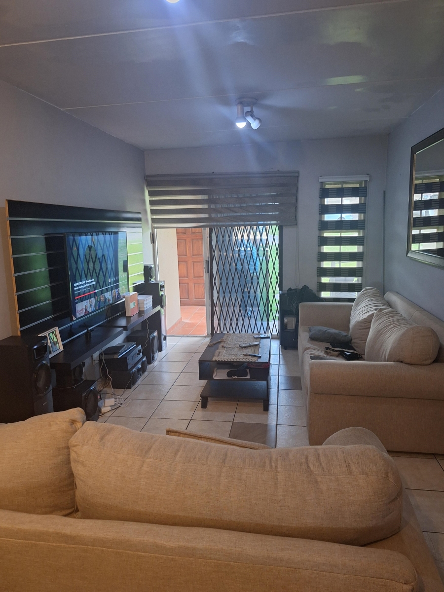 2 Bedroom Property for Sale in Albemarle Gauteng