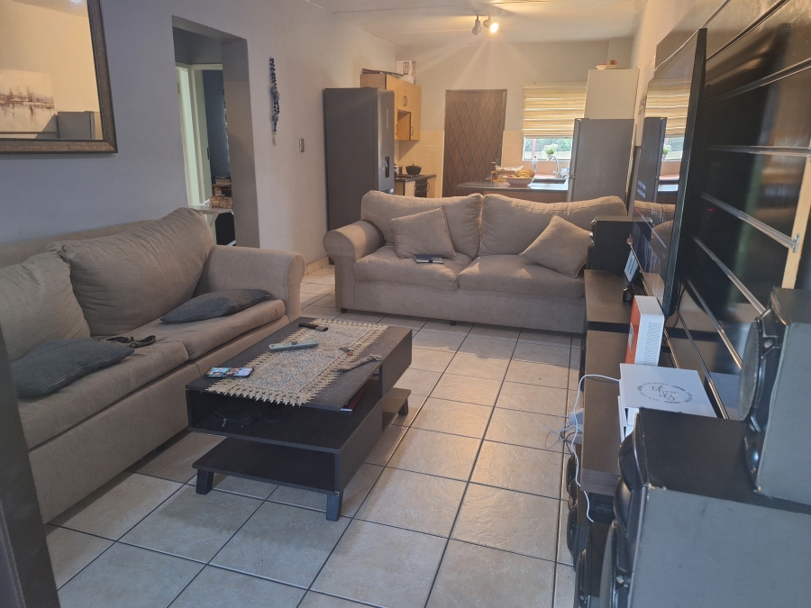 2 Bedroom Property for Sale in Albemarle Gauteng