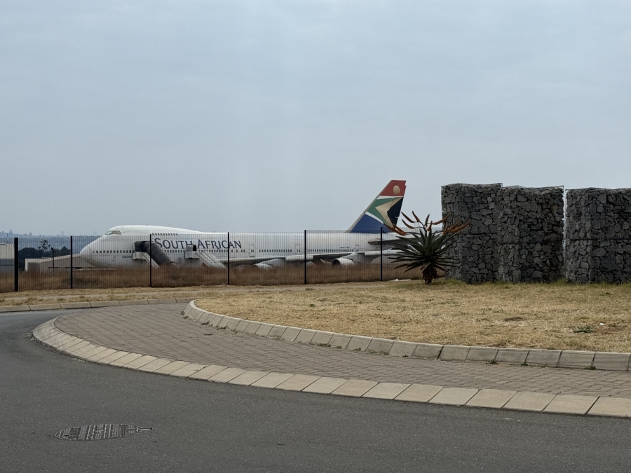 To Let commercial Property for Rent in Airport Park Gauteng