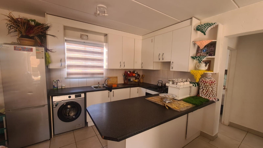 2 Bedroom Property for Sale in Terenure Gauteng