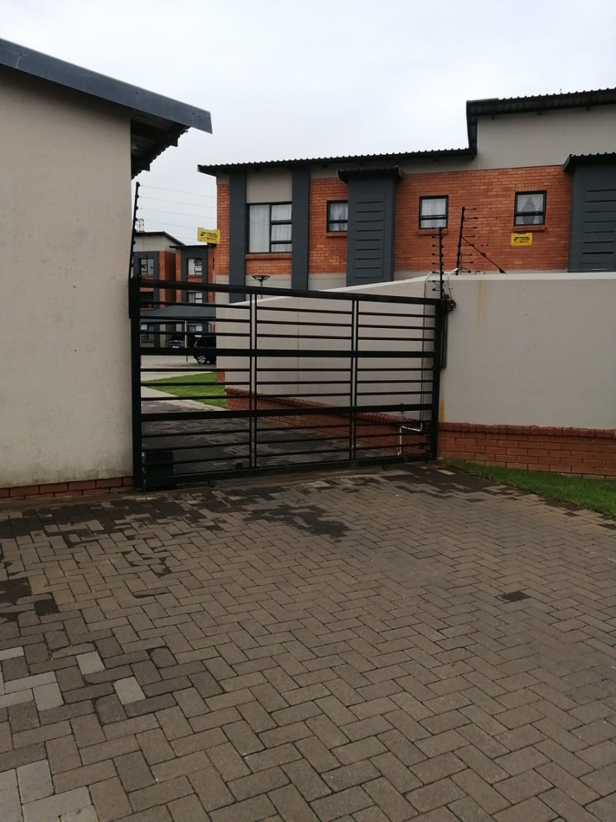 2 Bedroom Property for Sale in Terenure Gauteng
