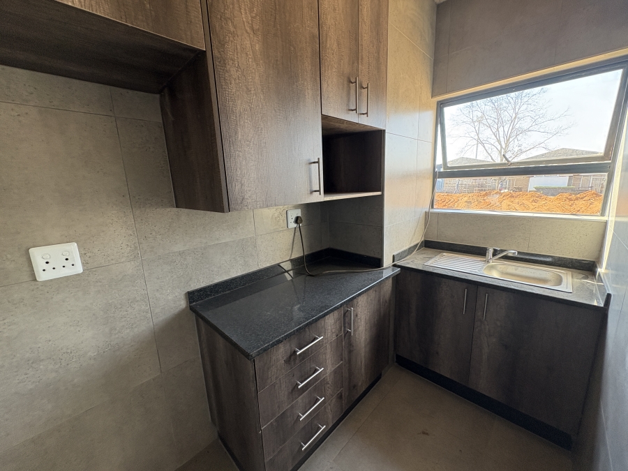 To Let commercial Property for Rent in Pomona Gauteng