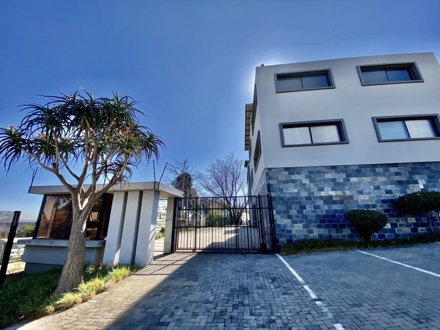 To Let commercial Property for Rent in Halfway House Gauteng