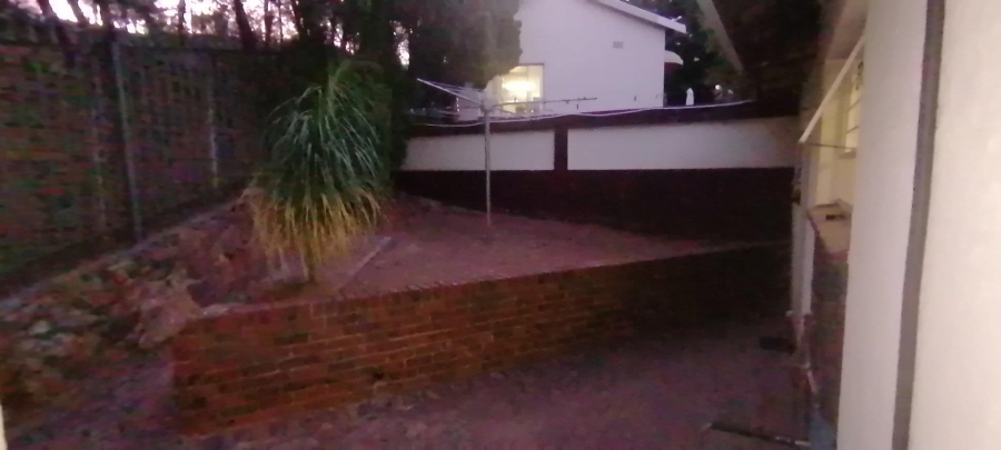 To Let 1 Bedroom Property for Rent in Kloofendal Gauteng