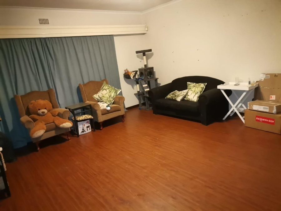To Let 1 Bedroom Property for Rent in Kloofendal Gauteng