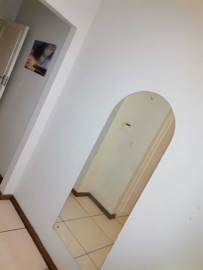 To Let 1 Bedroom Property for Rent in Kloofendal Gauteng