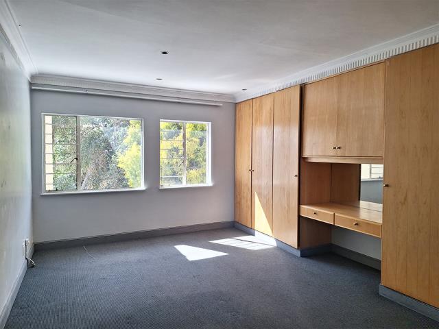 To Let 4 Bedroom Property for Rent in Lakefield Gauteng