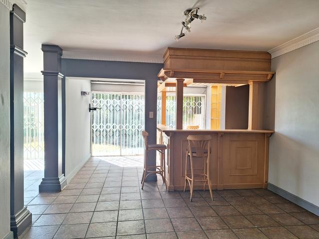 To Let 4 Bedroom Property for Rent in Lakefield Gauteng