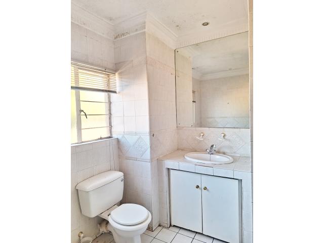 To Let 4 Bedroom Property for Rent in Lakefield Gauteng
