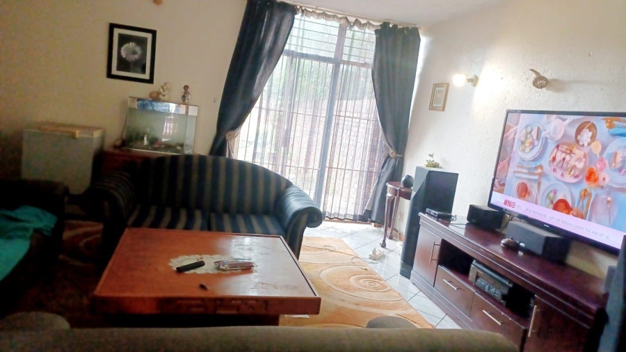 2 Bedroom Property for Sale in Windsor East Gauteng