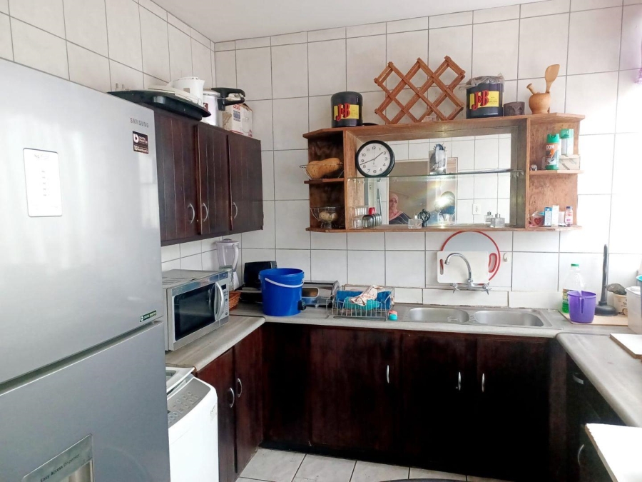 2 Bedroom Property for Sale in Windsor East Gauteng