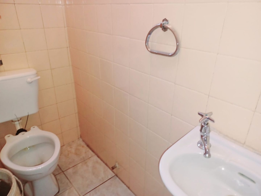 2 Bedroom Property for Sale in Windsor East Gauteng