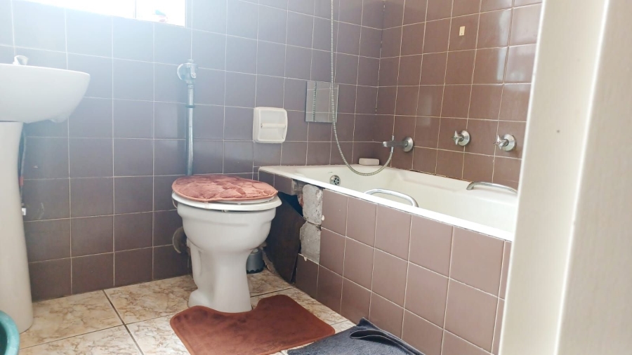 2 Bedroom Property for Sale in Windsor East Gauteng