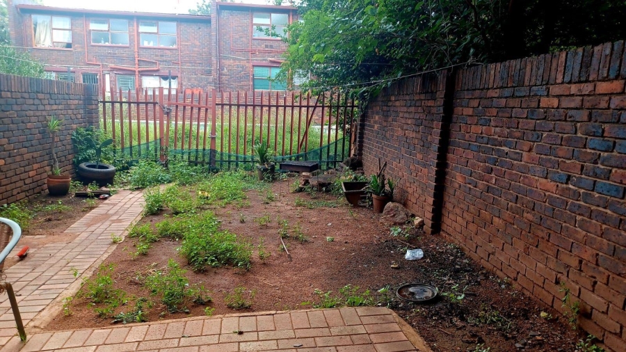 2 Bedroom Property for Sale in Windsor East Gauteng