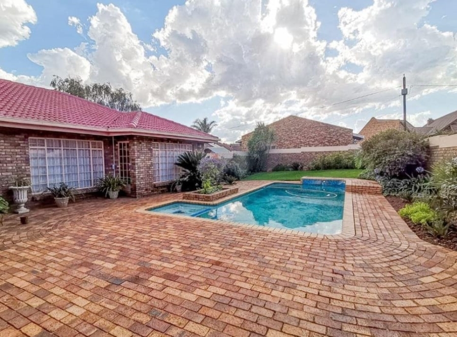 4 Bedroom Property for Sale in Bartlett Gauteng