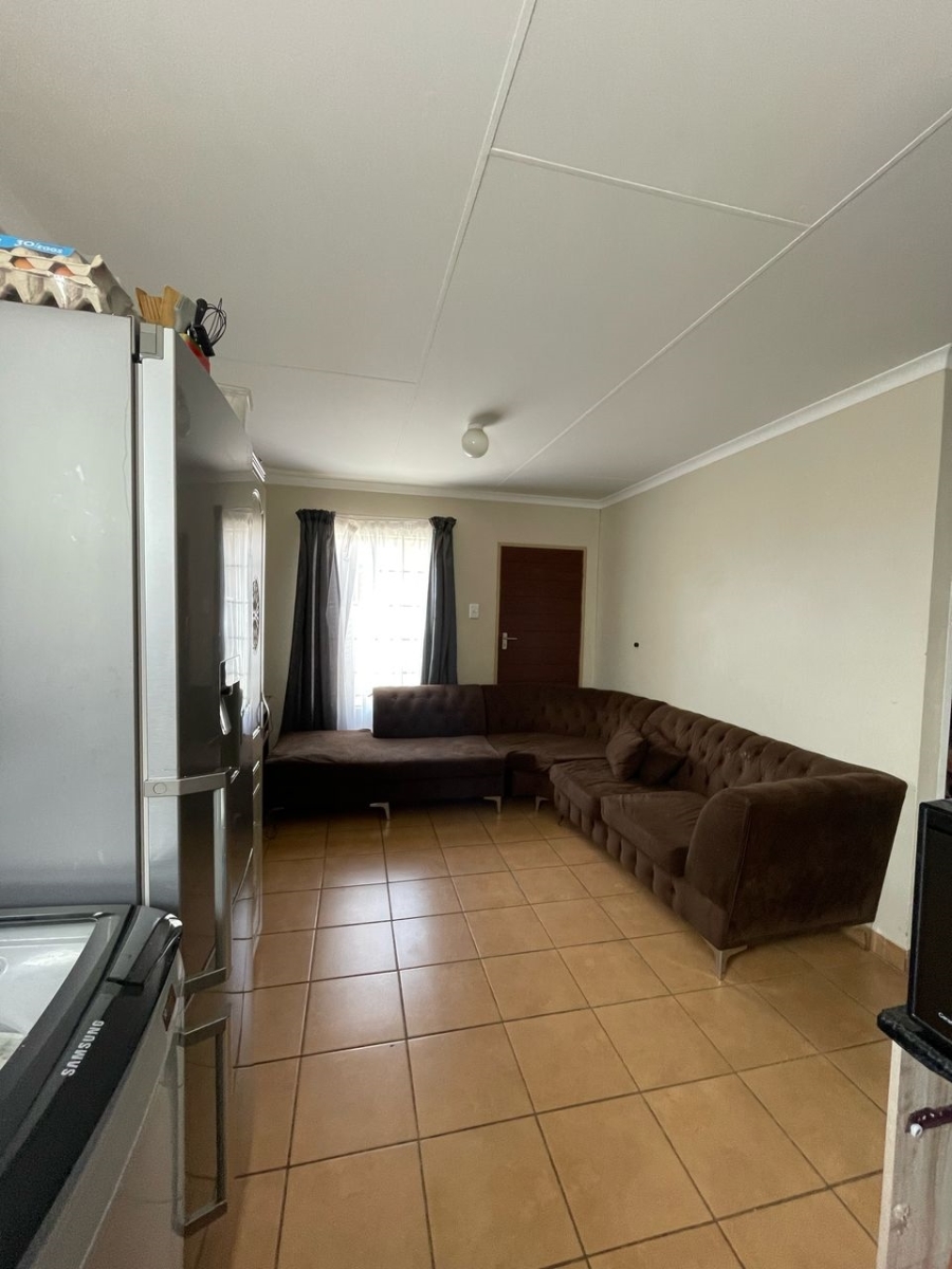 2 Bedroom Property for Sale in Palm Ridge Gauteng