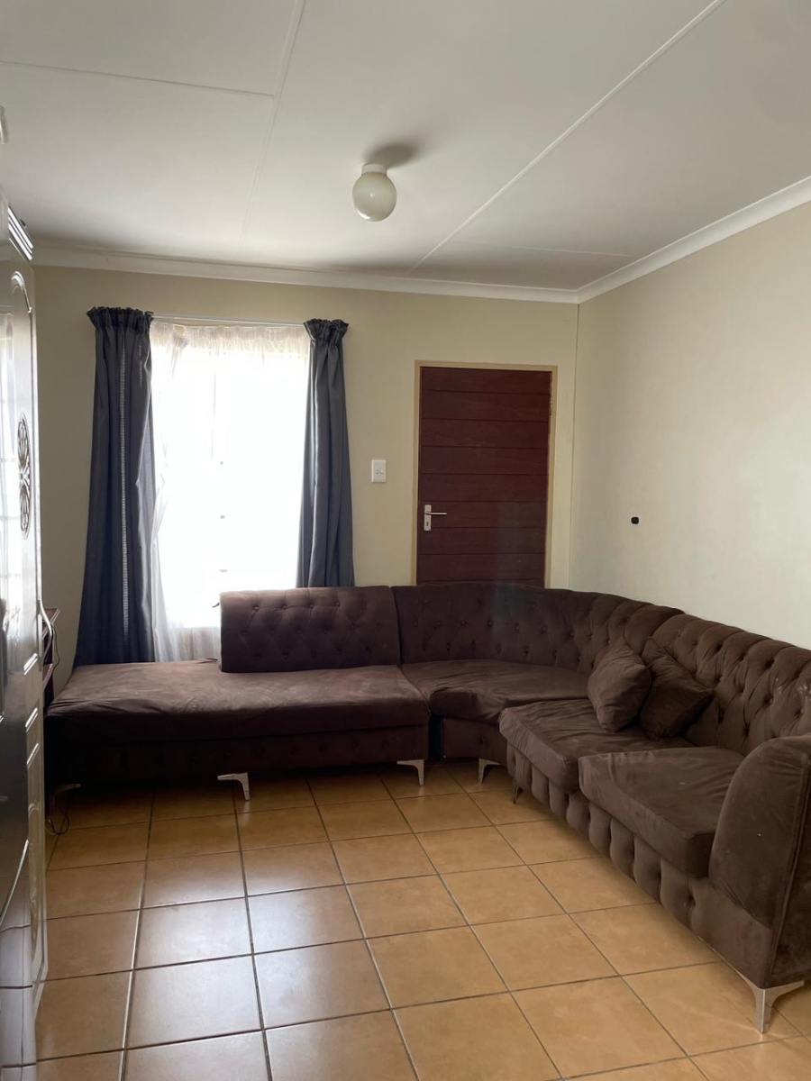 2 Bedroom Property for Sale in Palm Ridge Gauteng