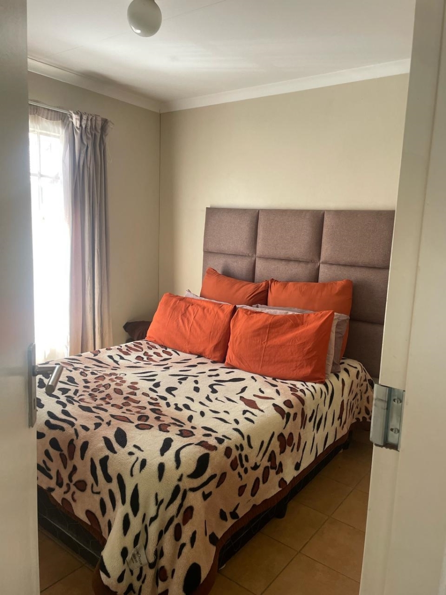 2 Bedroom Property for Sale in Palm Ridge Gauteng