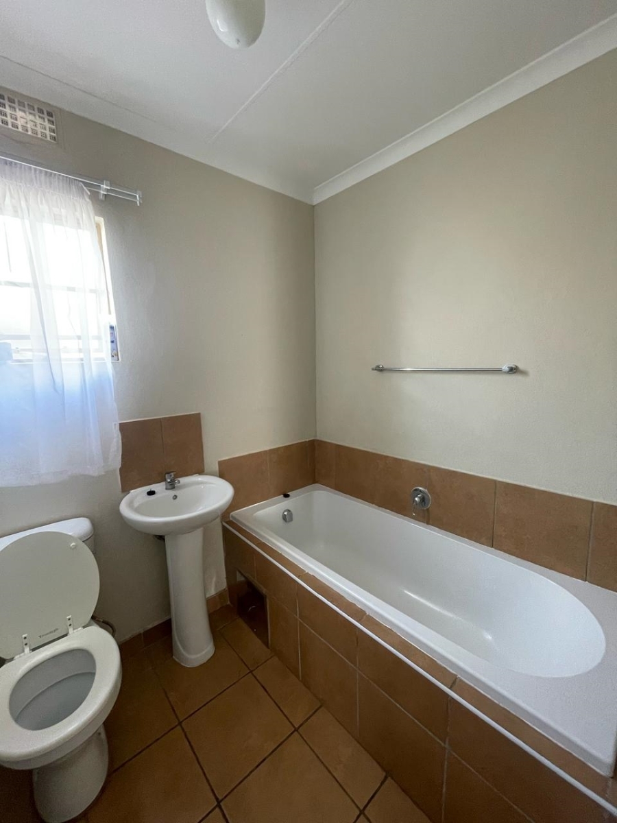 2 Bedroom Property for Sale in Palm Ridge Gauteng