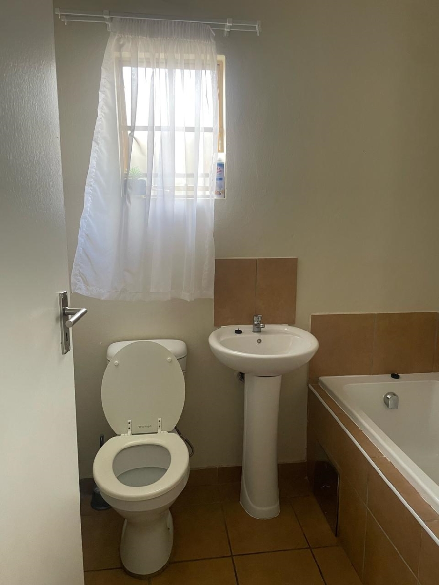 2 Bedroom Property for Sale in Palm Ridge Gauteng