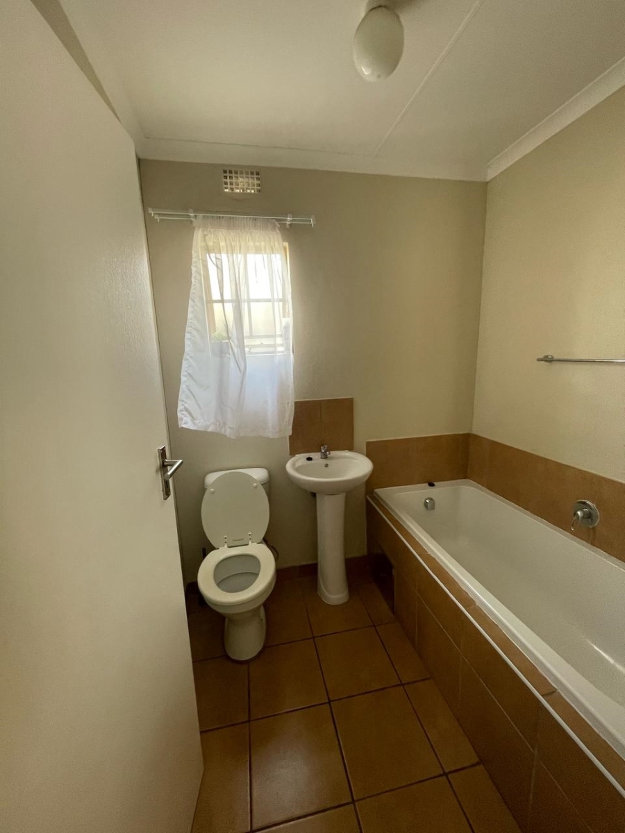 2 Bedroom Property for Sale in Palm Ridge Gauteng