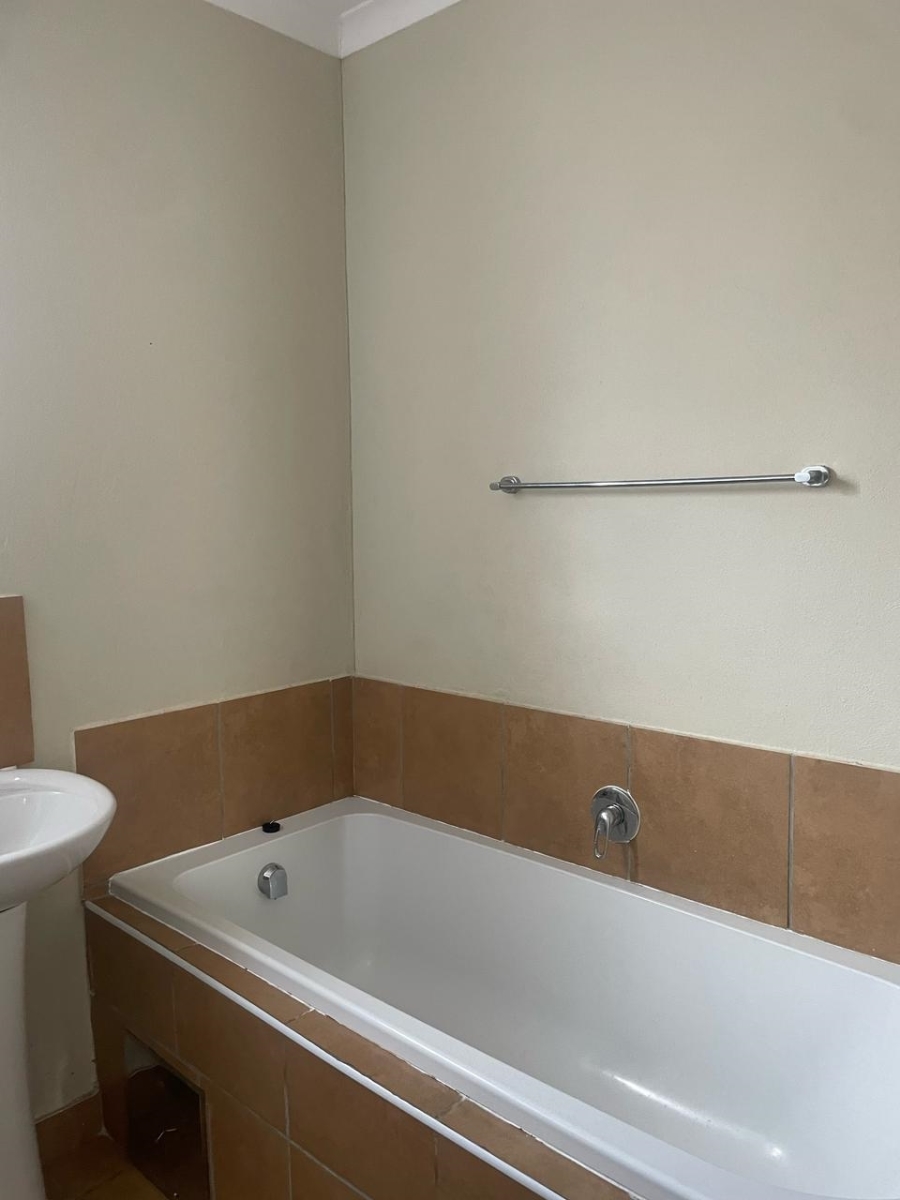 2 Bedroom Property for Sale in Palm Ridge Gauteng