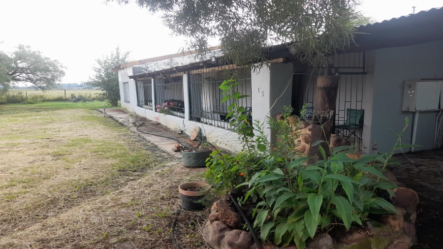 3 Bedroom Property for Sale in Theoville Gauteng