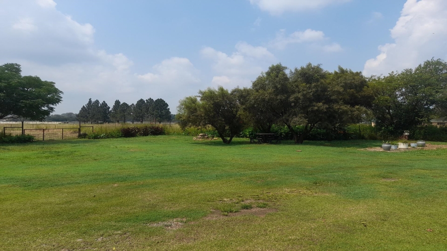 3 Bedroom Property for Sale in Theoville Gauteng