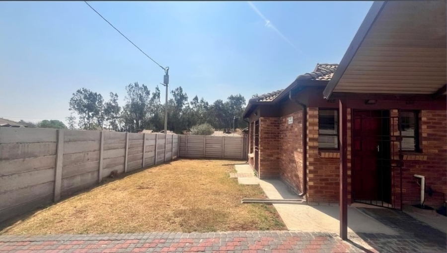 3 Bedroom Property for Sale in Clayville Gauteng