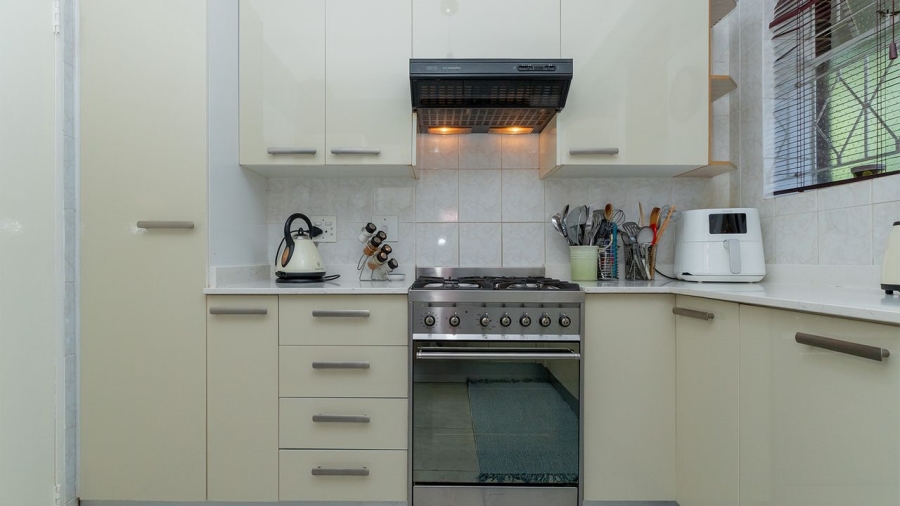 2 Bedroom Property for Sale in Kew Gauteng